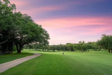 $1,950,000 | 12 Treehaven Lane, The Hills, TX 78738