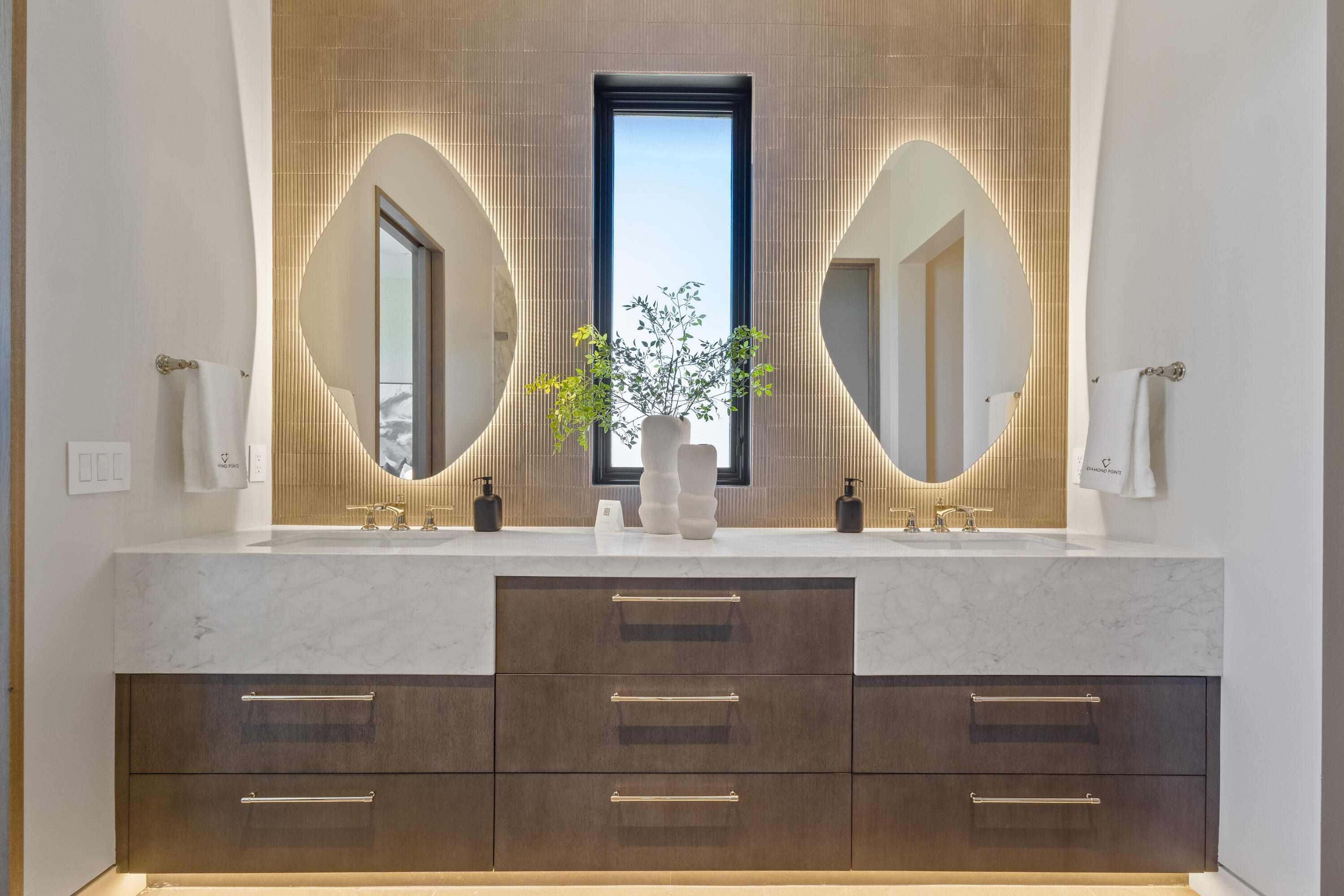 106 South Rim Club Drive Payson, AZ 85541 - Photo 28 of 45 a bathroom with mirror a sink and a mirror