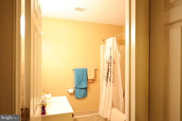 $2,100 | 154 Valley Greene Wyomissing Pa, Wyomissing, PA 19610