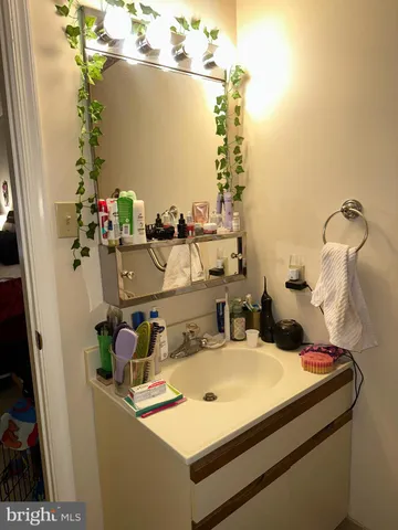 $2,100 | 154 Valley Greene Wyomissing Pa, Wyomissing, PA 19610