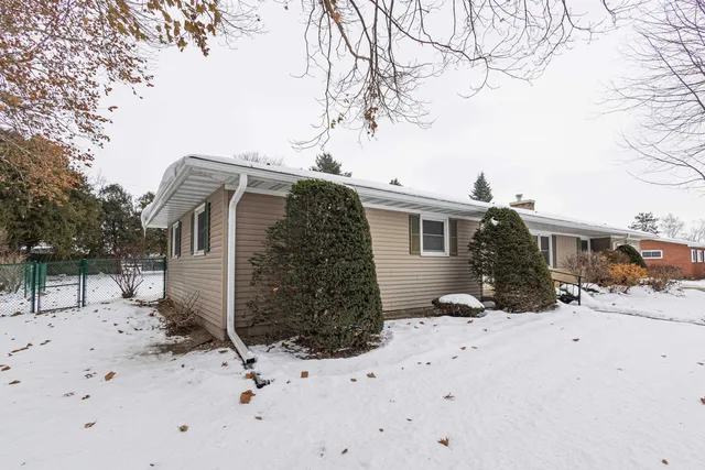 $274,900 | 1200 Westhill Avenue, Platteville, WI 53818