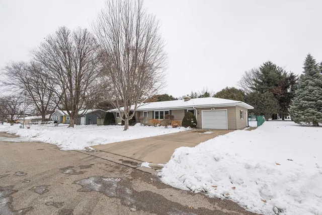 $274,900 | 1200 Westhill Avenue, Platteville, WI 53818