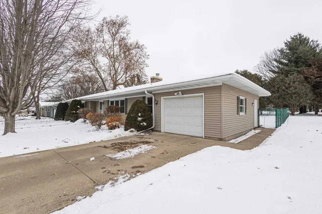 $274,900 | 1200 Westhill Avenue, Platteville, WI 53818