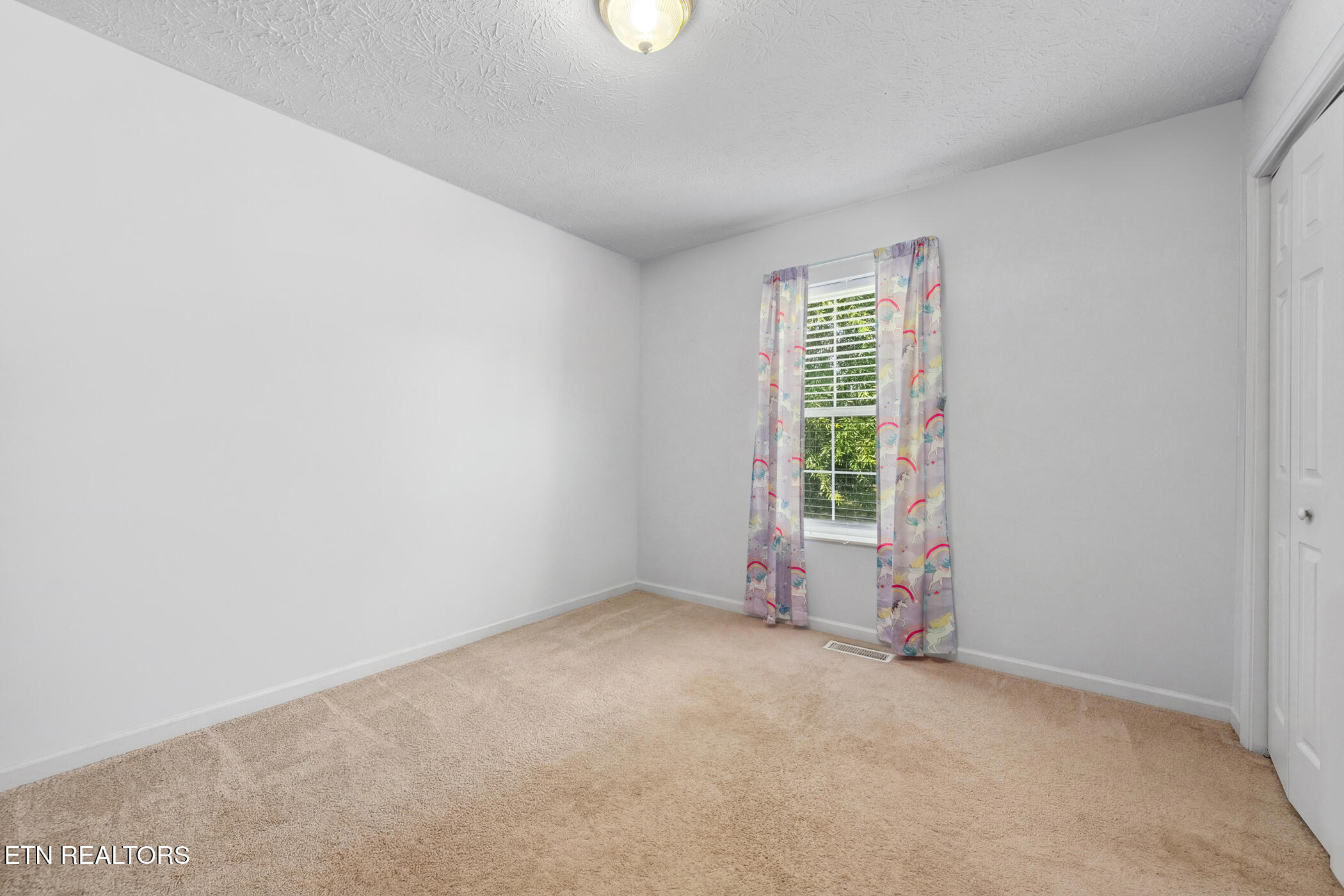 1717 Meadow Ridge Circle Sevierville, TN 37862 - Photo 13 of 52 Clean 13