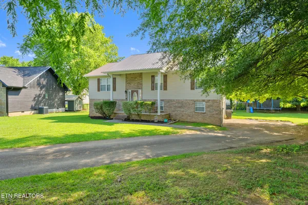 $499,900 | 1717 Meadow Ridge Circle, Sevierville, TN 37862