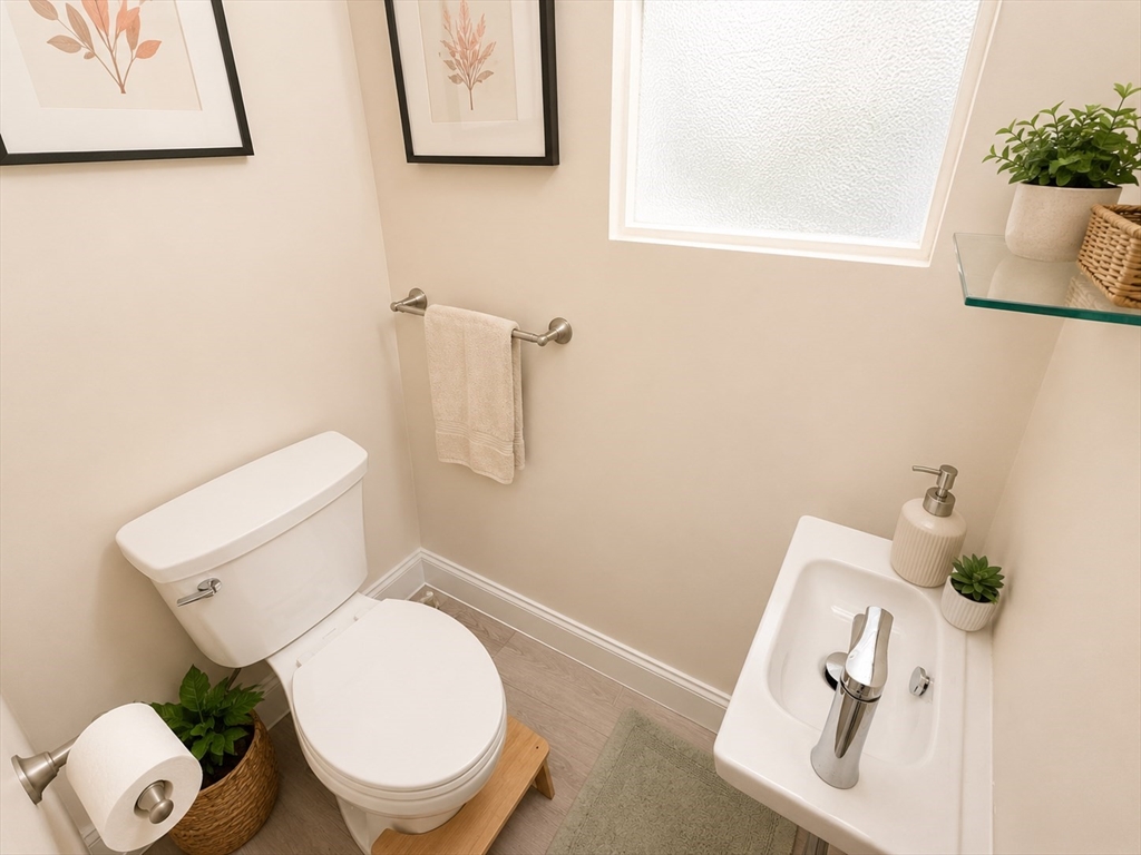 32 Claflin Road, Unit 2 Brookline, MA 02445 - Photo 9 of 25