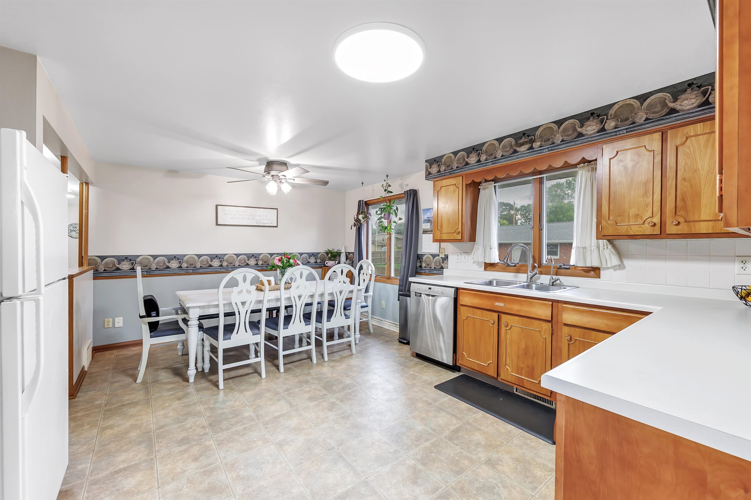 2400 South Ridge Road Green Bay, WI 54304 - Photo 9 of 52