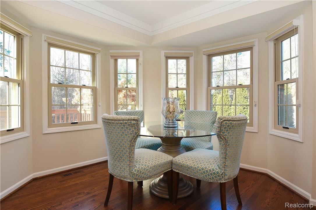 271 Marmoor Court Rochester, MI 48309 - Photo 11 of 30 Sun-filled Breakfast Room