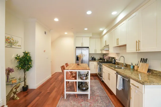 $800,000 | 1137 Paloma Avenue, Unit E, Burlingame, CA 94010