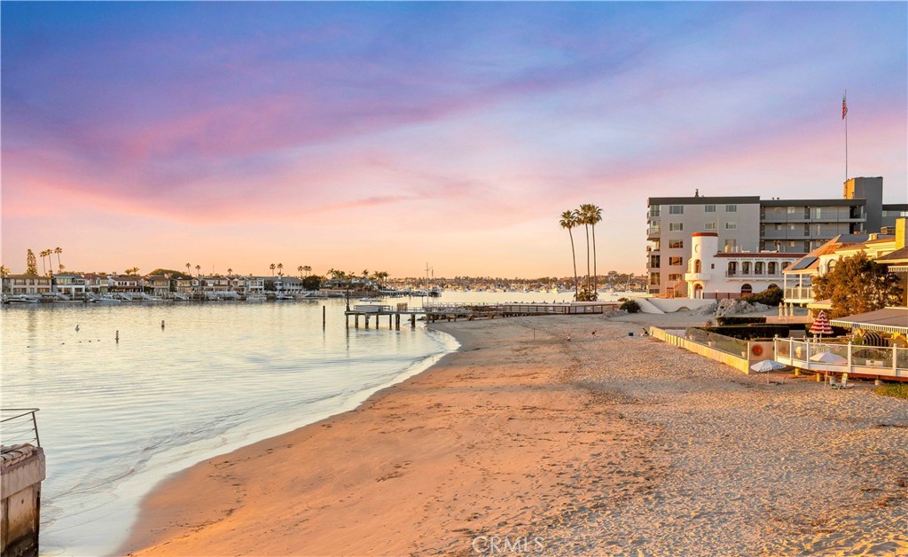 2708 Shell Street Corona del Mar, CA 92625 - Photo 3 of 33