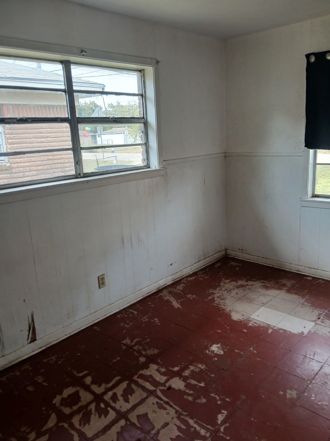3502 Good Hope Street Houston, TX 77021 - Photo 8 of 11 a view of a room with wooden floor and a window