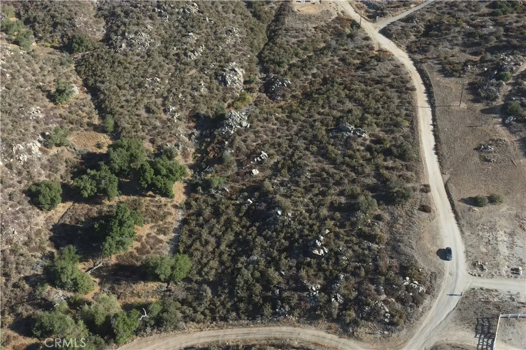 0 Remuda Wildomar, CA 92595 - Photo 22 of 35 a view of a yard