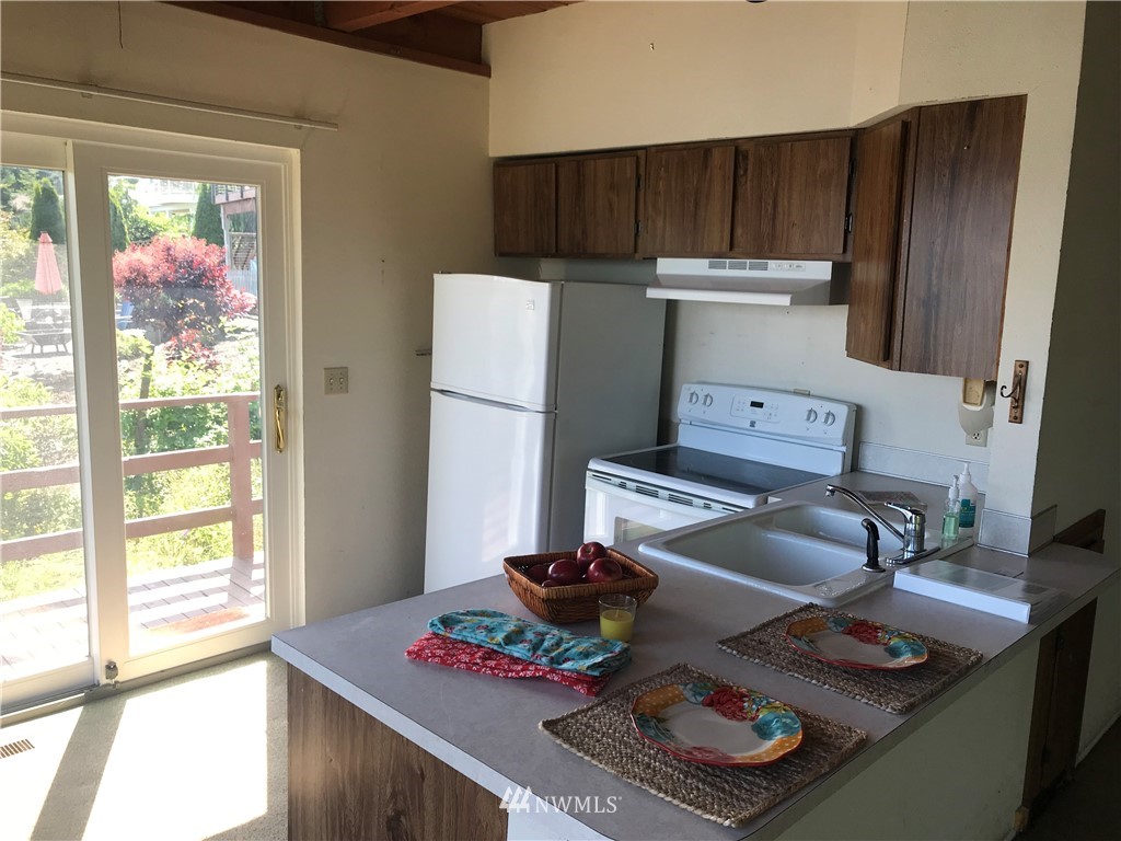 3297 Biz Point Road Anacortes, WA 98221 - Photo 11 of 21