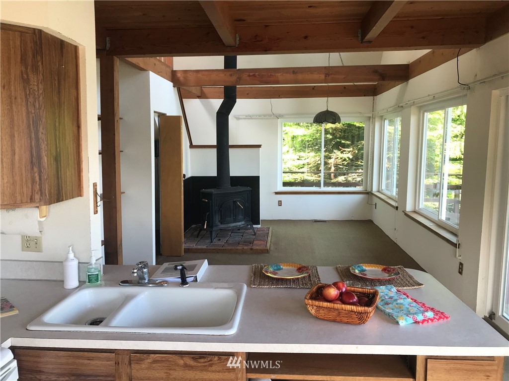 3297 Biz Point Road Anacortes, WA 98221 - Photo 12 of 21