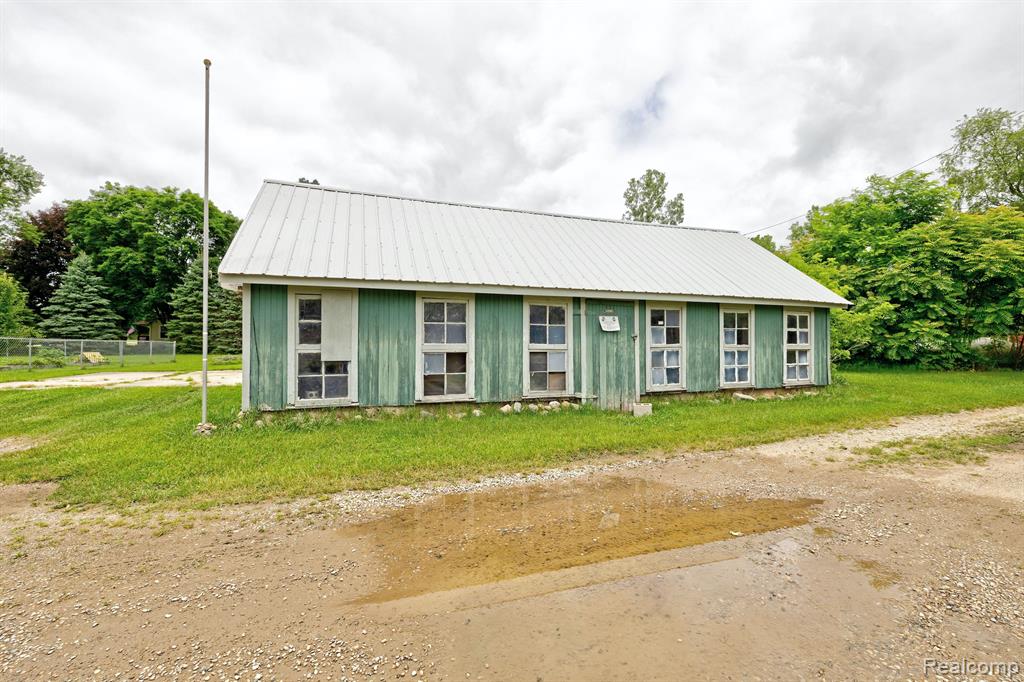 1793 Clark Road Lapeer, MI 48446 - Photo 32 of 38