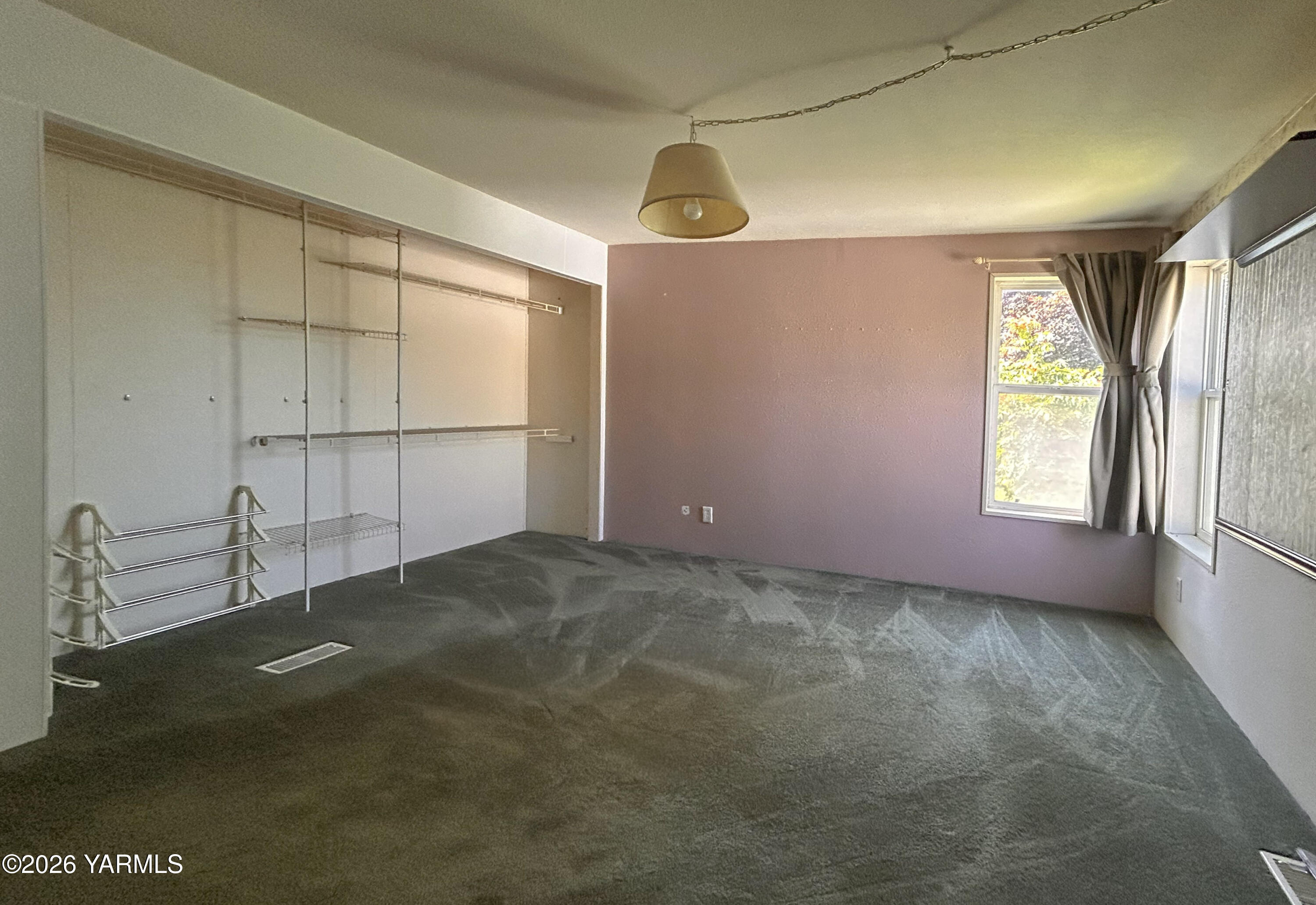 2205 Butterfield Road, Unit 75 Yakima, WA 98901 - Photo 7 of 19 Primary Bedroom