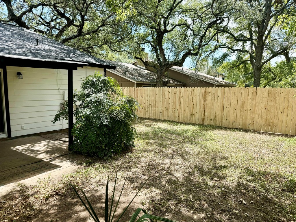 5013 Cana Cove, Unit A Austin, TX 78749 - Photo 27 of 28 a view of a backyard of the house