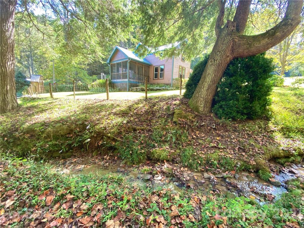375 Millar Road Hot Springs, NC 28743 - Photo 3 of 48 Gallery Image 3