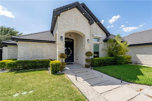 $911,000 | 1208 Travis Street, Mission, TX 78572