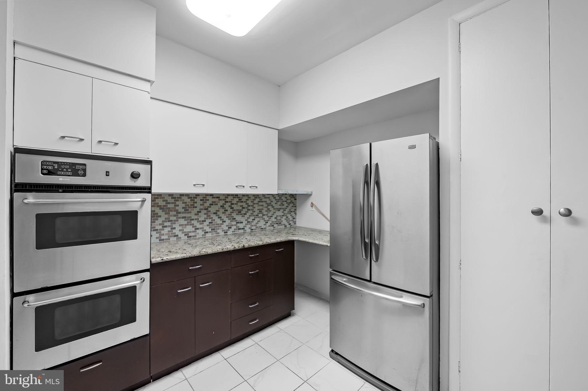 11 Slade Avenue, Unit 804 Baltimore, MD 21208 - Photo 18 of 37 Stainless appliances