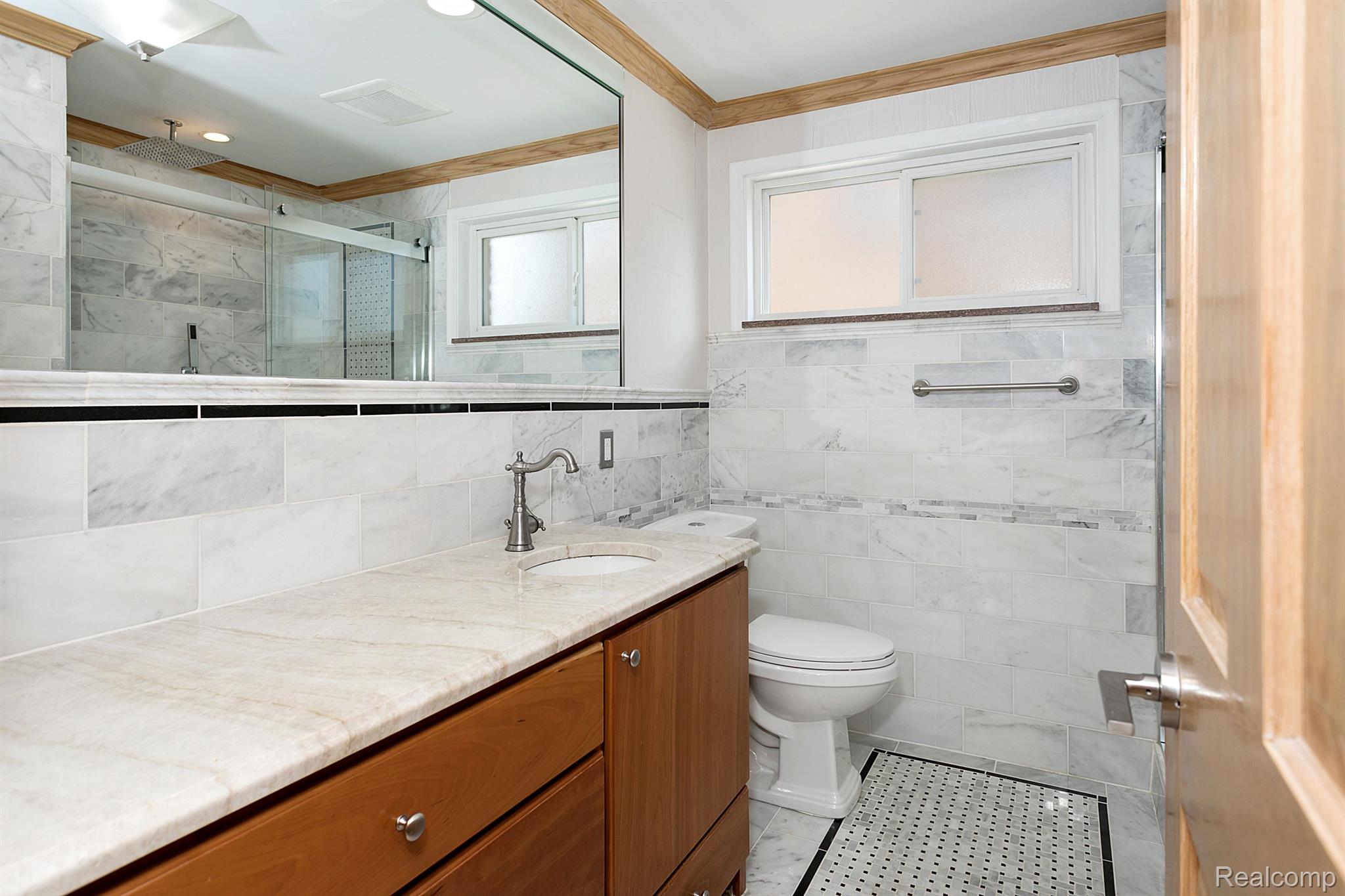1985 Vernier Road Grosse Pointe, MI 48236 - Photo 11 of 20 Gallery Image 11