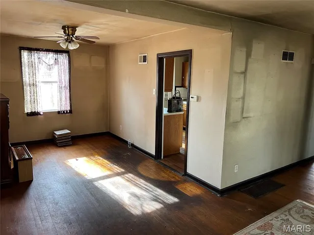 $159,900 | 8616 Belhaven Drive, St. John, MO 63114