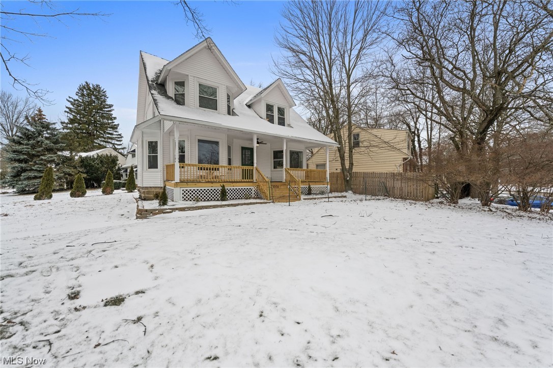 1006 East Green Road Cleveland, OH 44121 - Photo 3 of 37