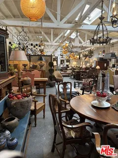 $18,000 | 2252 West Washington Boulevard, Los Angeles, CA 90018