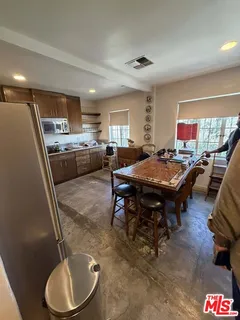 $18,000 | 2252 West Washington Boulevard, Los Angeles, CA 90018