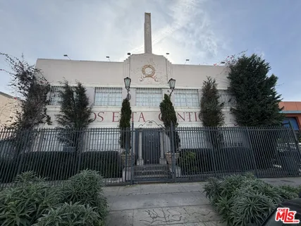 $18,000 | 2252 West Washington Boulevard, Los Angeles, CA 90018