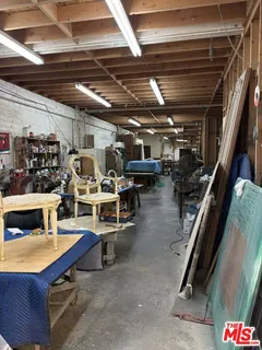 $18,000 | 2252 West Washington Boulevard, Los Angeles, CA 90018