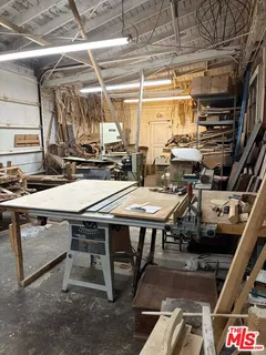 $18,000 | 2252 West Washington Boulevard, Los Angeles, CA 90018