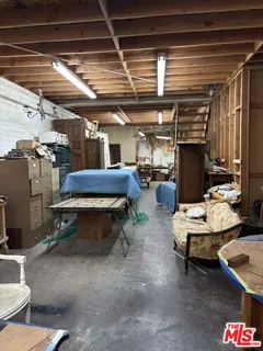 $18,000 | 2252 West Washington Boulevard, Los Angeles, CA 90018