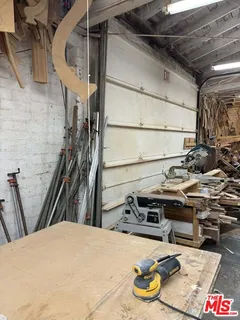 $18,000 | 2252 West Washington Boulevard, Los Angeles, CA 90018