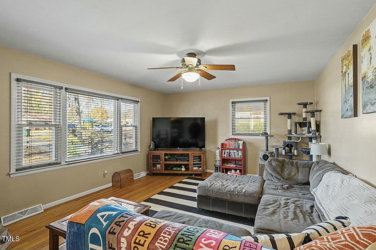 400 Crestview Drive Durham, NC 27712 - Photo 4 of 27 tempImageuvSHVN