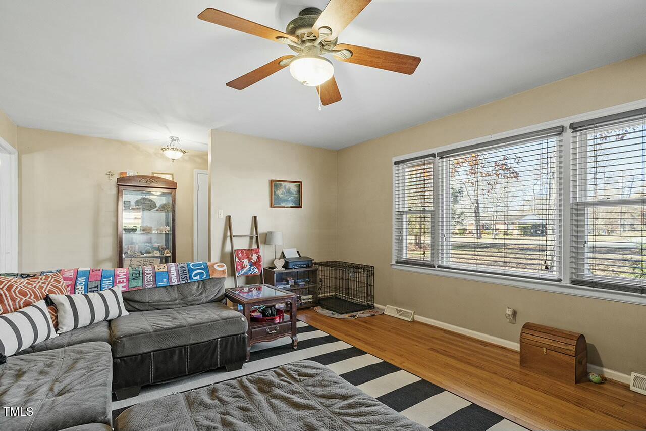 400 Crestview Drive Durham, NC 27712 - Photo 7 of 27 tempImagedhEahD