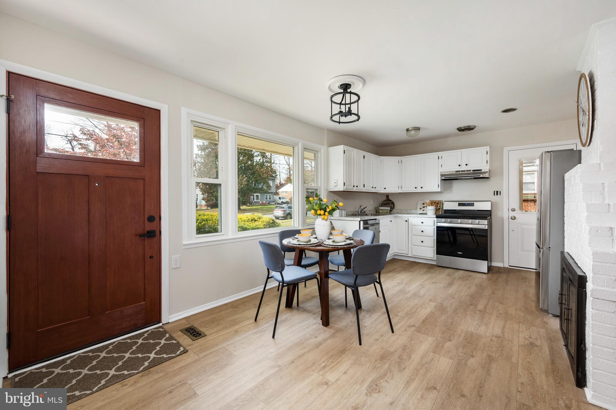 5331 Ravensworth Road Springfield, VA 22151 - Photo 3 of 33