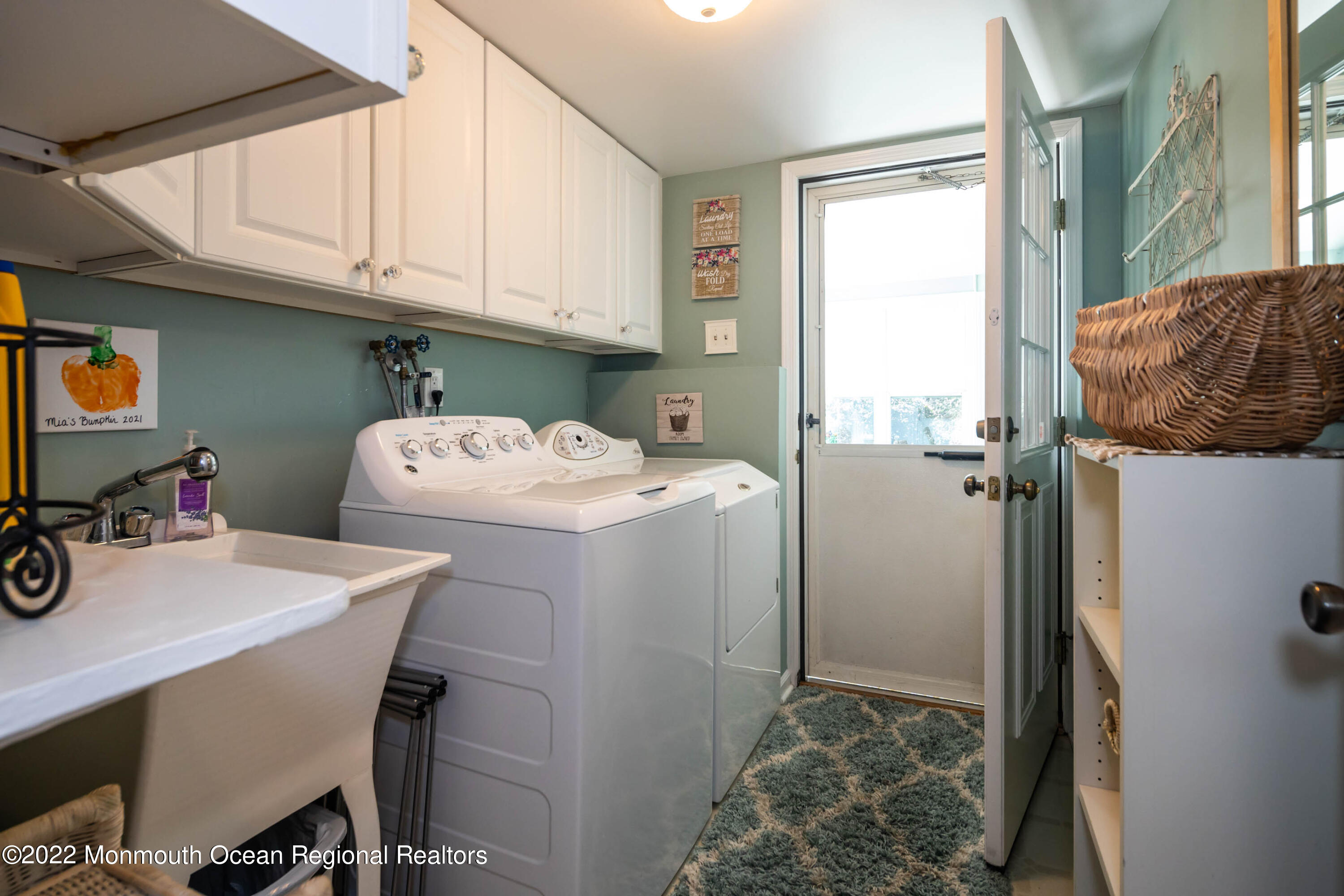 361 Dwight Road Middletown, NJ 07748 - Photo 32 of 39 a utility room with dryer and washer