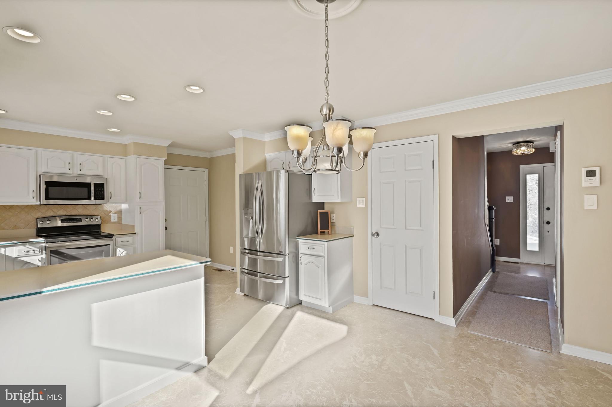 17 Cedar Drive Sterling, VA 20164 - Photo 7 of 49 view of kitchen