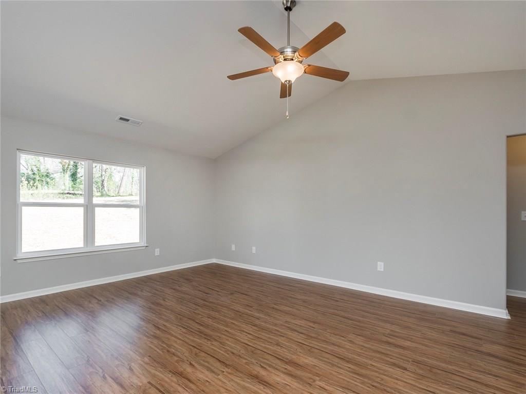 702 Prince Road Greensboro, NC 27455 - Photo 5 of 22 Gallery Image 5