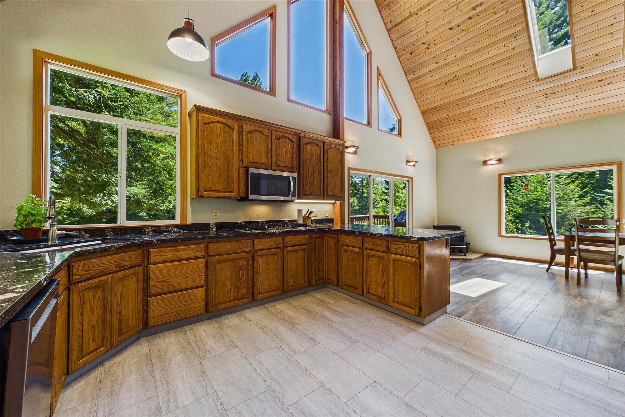 3167 Pigeon Point Road Eureka, CA 95503 - Photo 15 of 62 Gallery Image 15