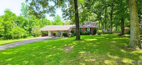 $305,000 | 8413 Fairway Drive, Pineville, LA 71360