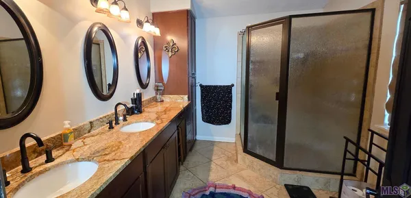 $305,000 | 8413 Fairway Drive, Pineville, LA 71360