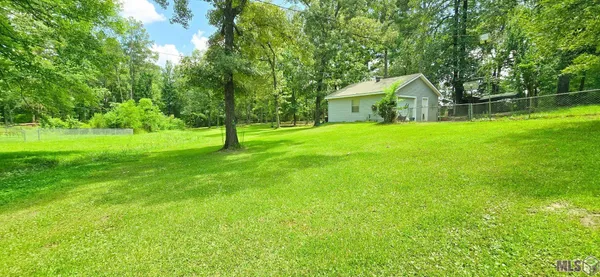 $305,000 | 8413 Fairway Drive, Pineville, LA 71360