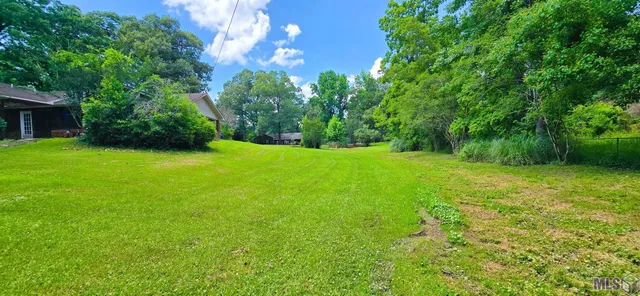 $305,000 | 8413 Fairway Drive, Pineville, LA 71360