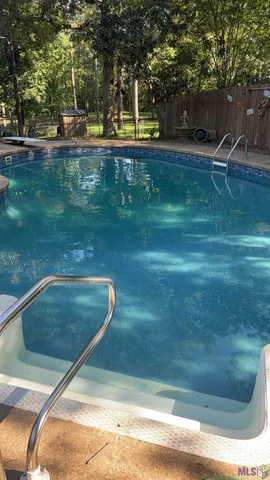 $305,000 | 8413 Fairway Drive, Pineville, LA 71360