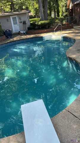 $305,000 | 8413 Fairway Drive, Pineville, LA 71360