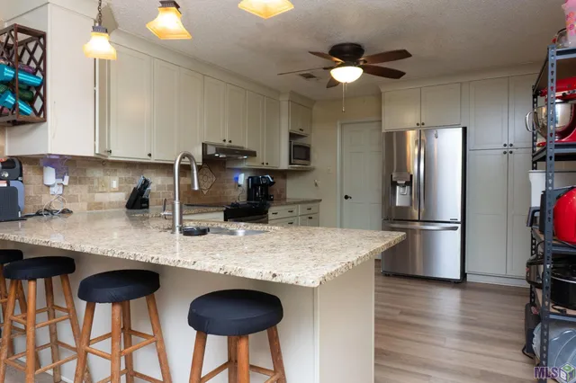 $305,000 | 8413 Fairway Drive, Pineville, LA 71360