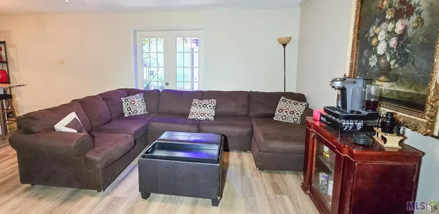 $305,000 | 8413 Fairway Drive, Pineville, LA 71360