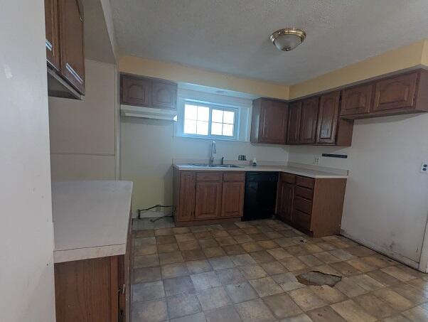 527 East Cavanaugh Road Lansing, MI 48910 - Photo 3 of 8 Kitchen